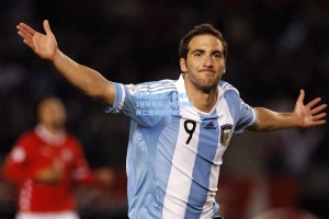 英超焦点战，曼城3-1逆转曼联，哈兰德梅开二度锁定胜局