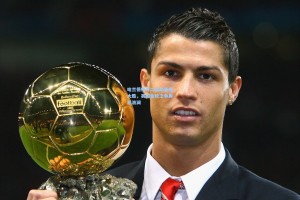 哈兰德梅开二度助曼城大胜，英超金靴之争再起波澜