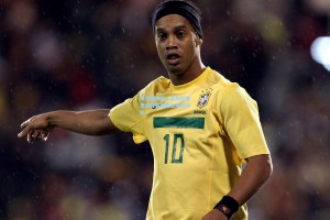 姆巴佩梅开二度助巴黎圣日耳曼领跑法甲积分榜