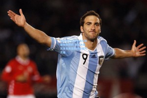 世体曝巴萨锁定波兰新星帕尼切利 视其为莱万多夫斯基低成本替代方案