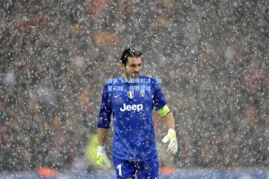 百米飞人巅峰对决，新星闪耀，传奇延续