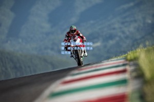 蝶泳新星闪耀全国锦标赛，破纪录表现引爆泳坛热潮